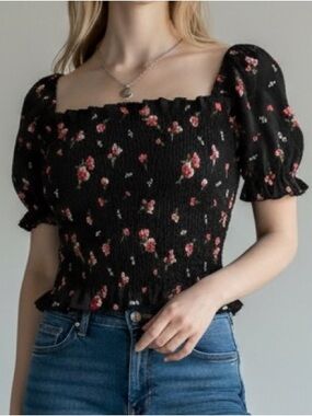 Feathers Black with Red Pink Roses Smocked Ruffle Top | Size XL